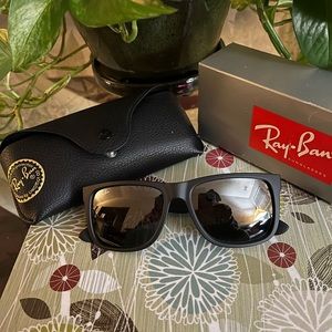 Ray-Ban RB 4165 “Justin” Frame Matte Rubber Black (NWT) w/ case & cleaning cloth